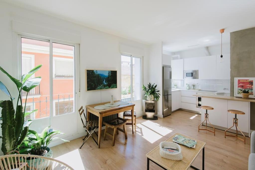 Appartement El Botones Nuevo Y Luminoso Apto De Diseno En Lavapies à Madrid Extérieur photo